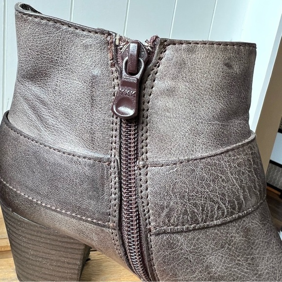 Arnold Churgin Distressed Brown Leather Boots, Size 36 - Picture 2 of 9